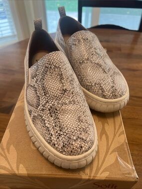 Sofft Slip On Piper in Lt Snake